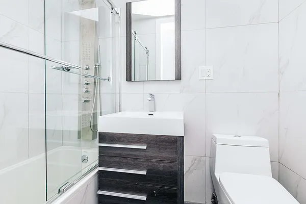 Rented by Nooklyn NYC LLC | media 49