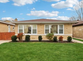 3836 W Estes Ave, Lincolnwood, IL 60712