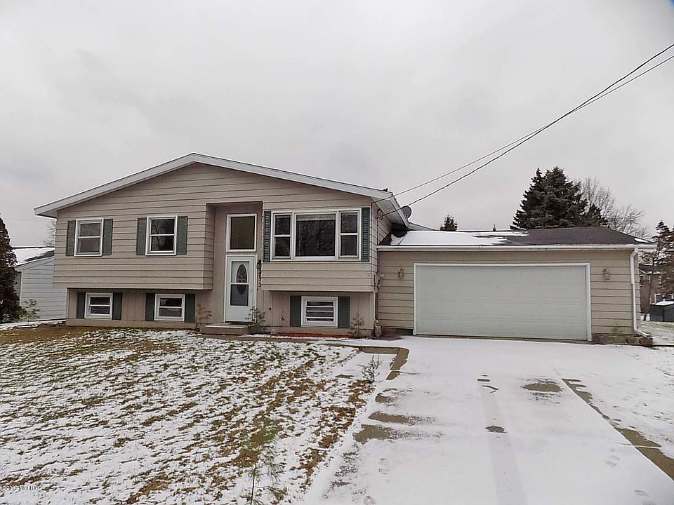 1st image of 8273 Courtland Dr NE