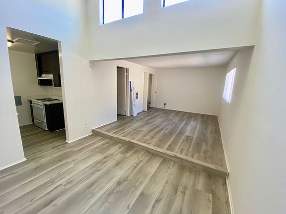3rd image of 24053 Ocean Ave APT 4