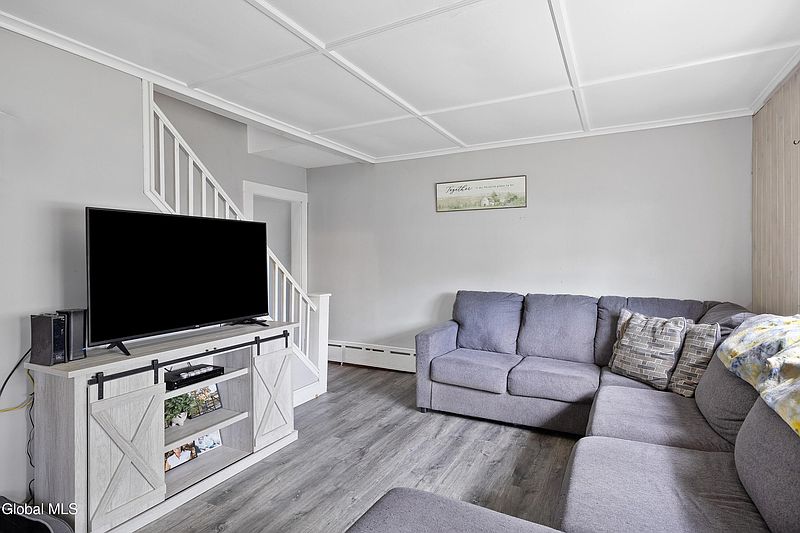 5th image of 89 E Potter Avenue