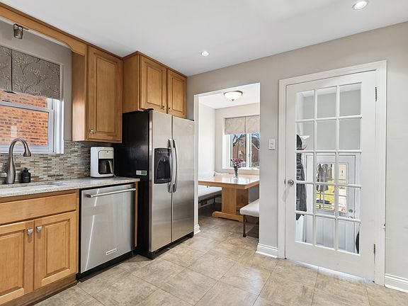 5th image of 9820 S Hamlin Ave