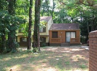 927 Hemingway Rd, Stone Mountain, GA 30088