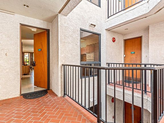 5th image of 69-1035 Keana Pl APT 202