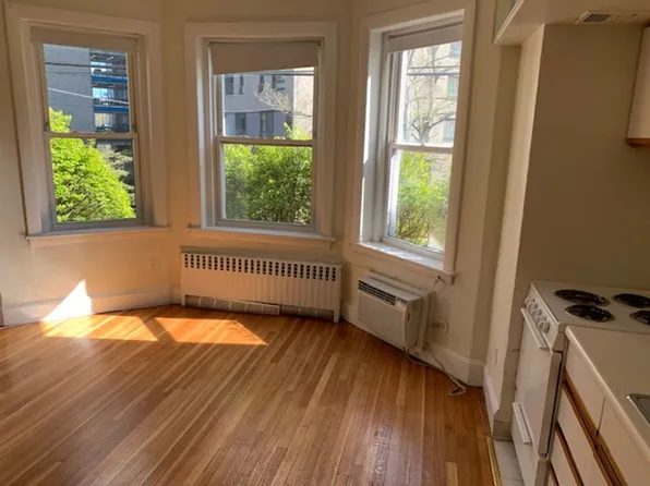 33 Lancaster Ter APT 105, Brookline, MA 02446