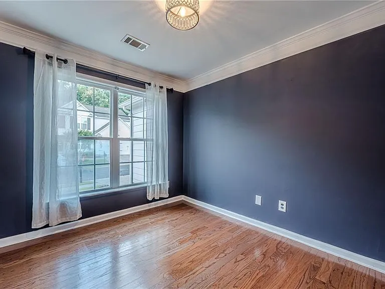 300 Balaban Cir — Photo 13