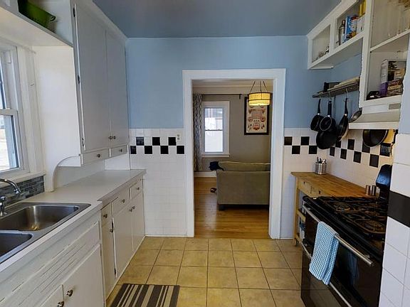 3rd image of 4452 Nokomis Ave