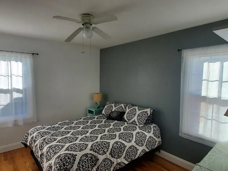 Secendary bed rm ... Queen
