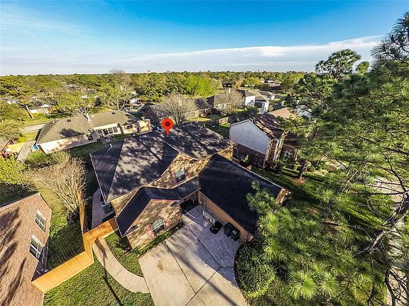 5th image of 2330 Burkdale Dr
