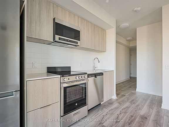5th image of 223 Redpath Ave #1508