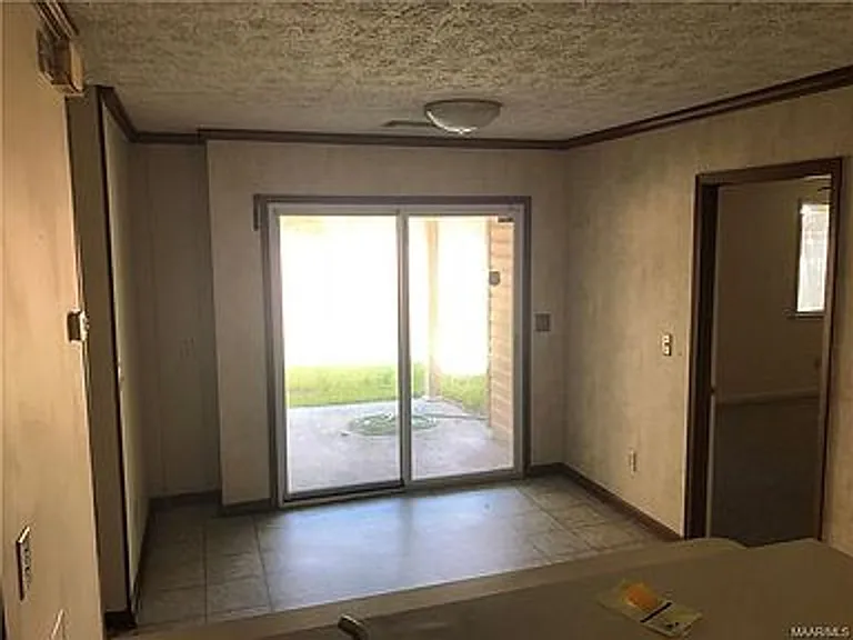 1525 Westminster Dr — Photo 5