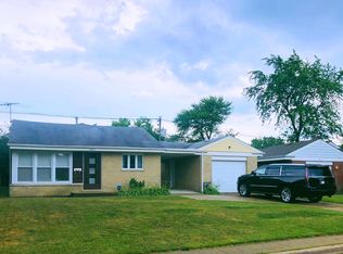 6812 N Kilbourn Ave, Lincolnwood, IL 60712