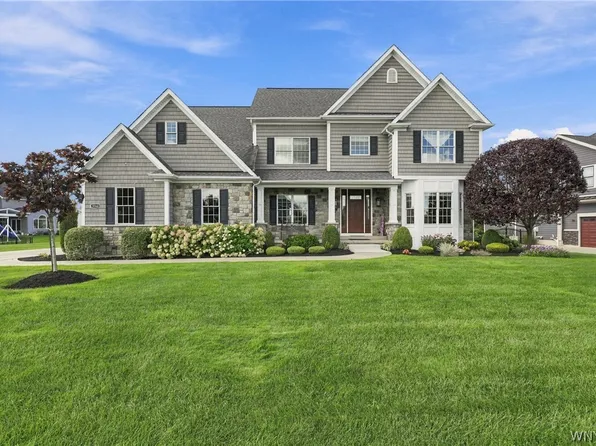 5366 Glenview Dr, Clarence Center, NY 14032