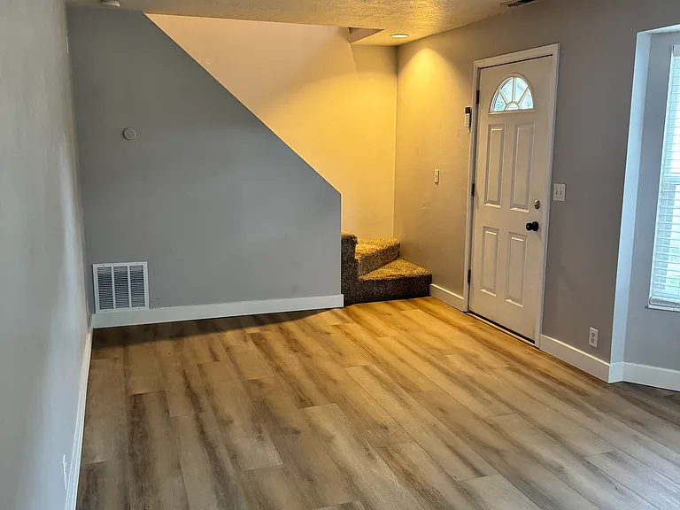 415 E 7415 S #A — Photo 16