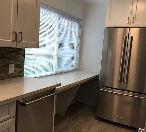 5th image of 307 Waverley St APT 4