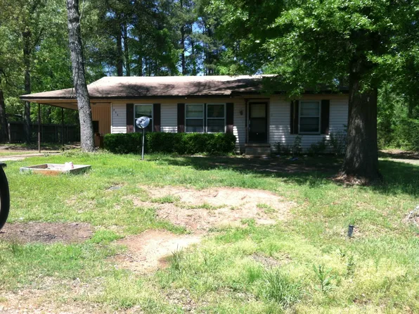 806 E College St, College St, LA 71064