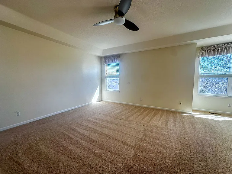 7856 Stonedale Dr — Photo 31