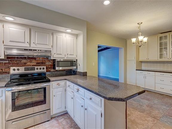 5th image of 2809 Kimberly Ln