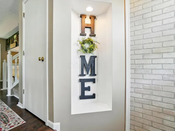 5694 Danmar Dr, Canal Winchester, OH 43110