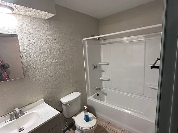 5th image of 229 NW 91st St