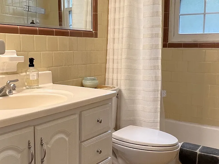 282 9th St NE #10 — Photo 33
