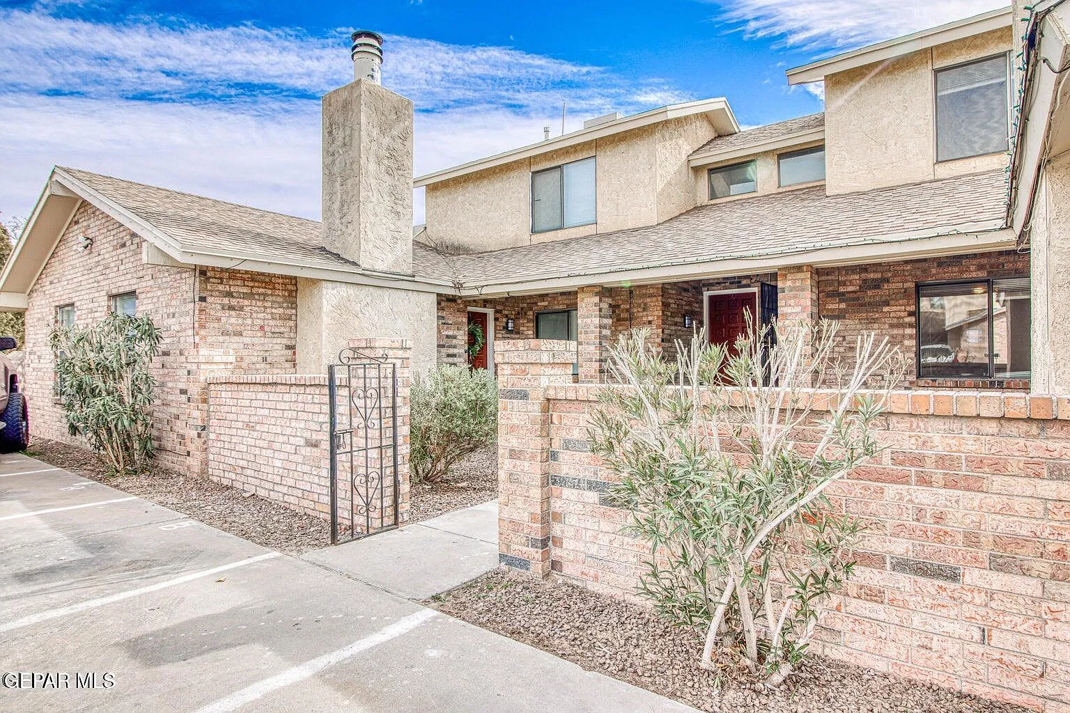 3 bed, 2.0 bath, 1304 sqft, $1,500 — Photo 2