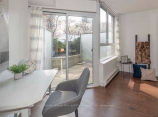 711 Bay St #320, Toronto, ON