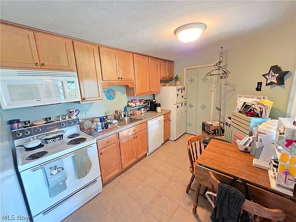 3rd image of 9630 Cove Dr