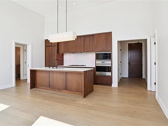4th image of 1001 Julia St APT 2A