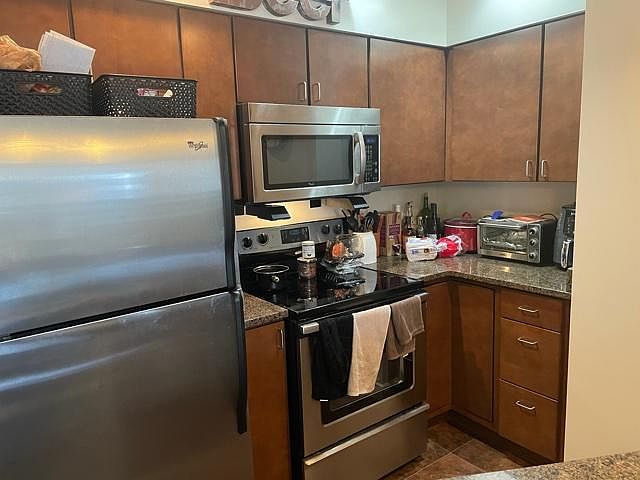 1st image of 406 Broadway St #1