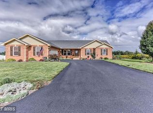 5629 Whinstone Way, Chambersburg, PA 17202
