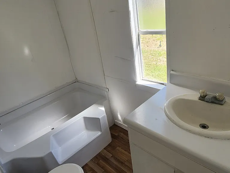 923 Mercedes St #18 — Photo 15
