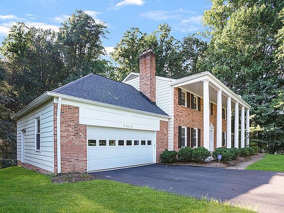 3rd image of 9509 Locust Hill Dr