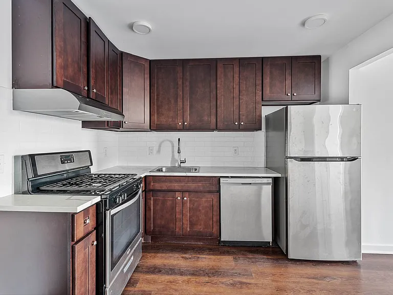 864 Willoughby Ave #2B — Photo 7