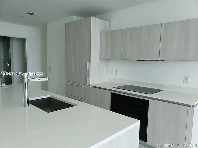 Building Photo - 480 NE 31st St #2502