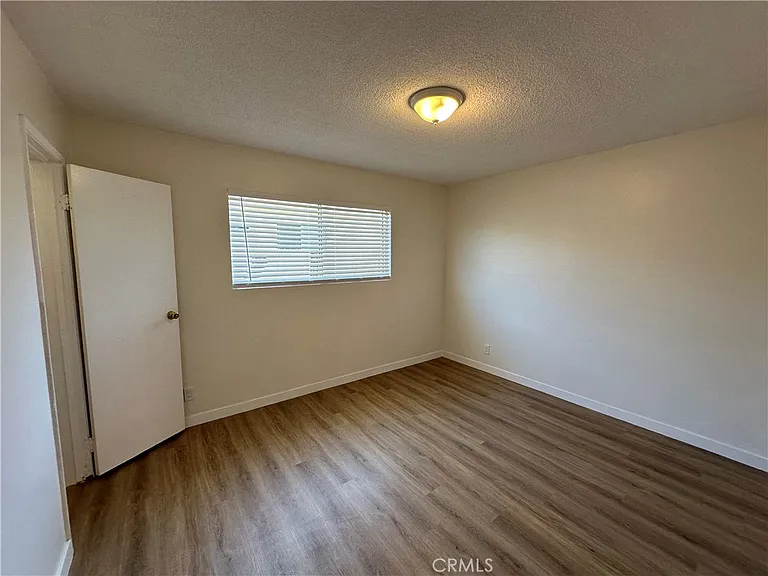 4754 Grace Ave — Photo 8