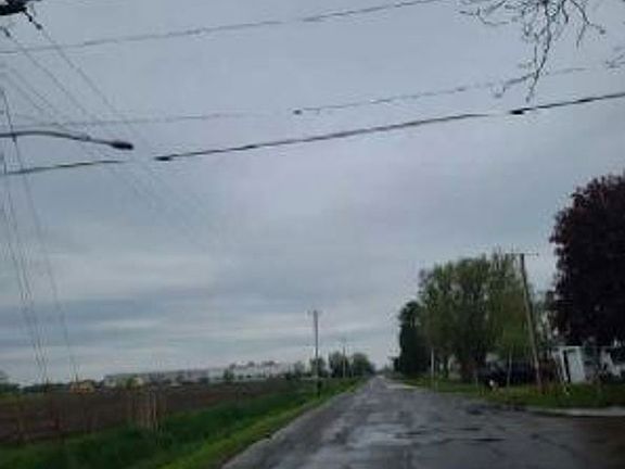 Exterior Neighborhood (street photo)