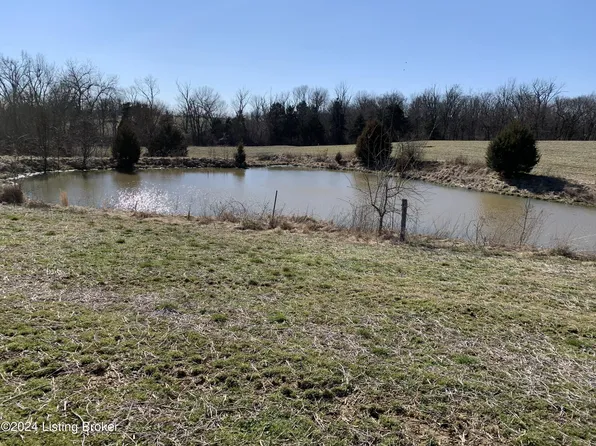 8 Hearthstone Ct, Bloomfield, KY 40008