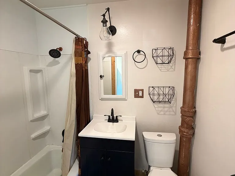 1511 Phillips St — Photo 14