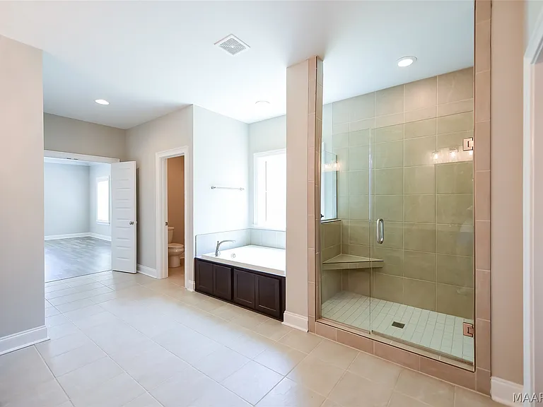 1270 Charleston Dr — Photo 17