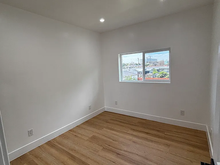 1539 W 213th St #1591-1/2 — Photo 9