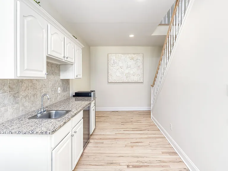 6 Little Ct — Photo 21