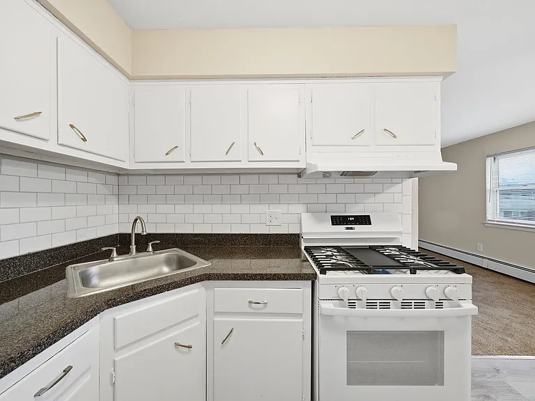 1 Dahnerts Park Ln #6 — Photo 3