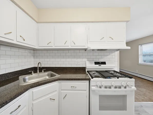 1 Dahnerts Park Ln #6, Garfield, NJ 07026