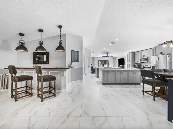 5230 Canoe Bend Drive, Lake Worth, FL 33463