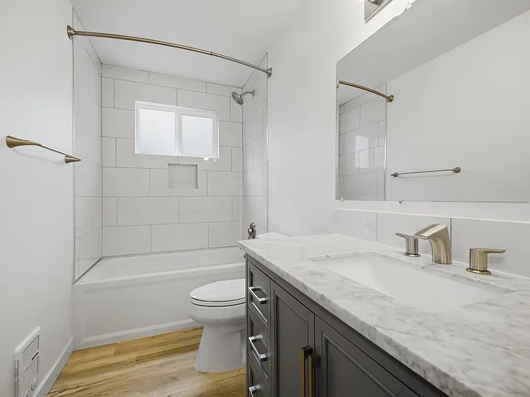 14020 Stone Ave N #B — Photo 13