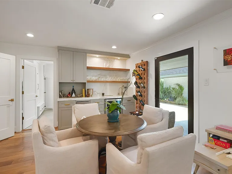 9411 Endicott Ln — Photo 18