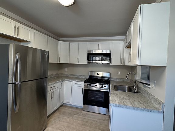 2nd image of 4958 Winterbury Dr Unit 4958