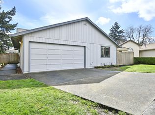16742 SE Oak St, Portland, OR