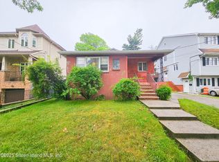 338 Hylan Blvd, Staten Island, NY 10305